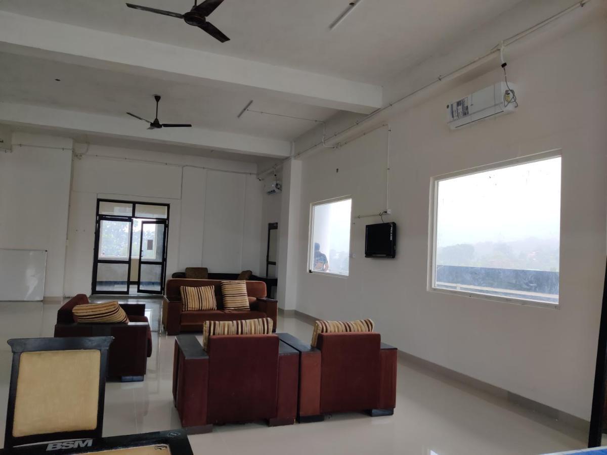 Abuzz Oxfordcaps Imperial Heights Mussoorie Dehradun Exterior photo